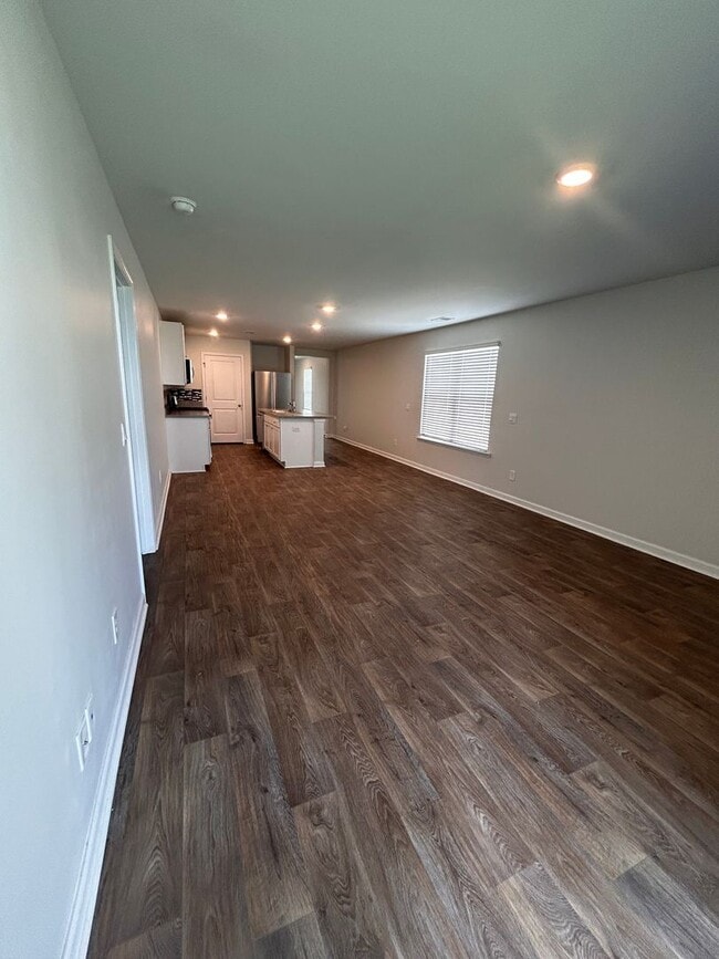 Building Photo - *Move in Special*  Spacious 3BR/2BA home i...