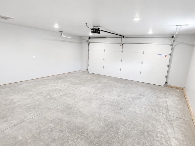 Building Photo - 2485 Chestnut Dr