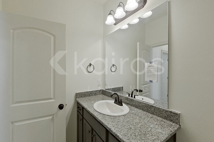 Building Photo - 205 Salvat Dr