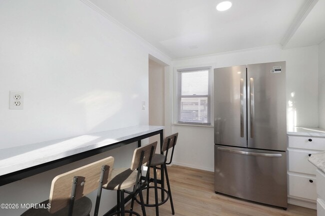 Building Photo - 12 Main St