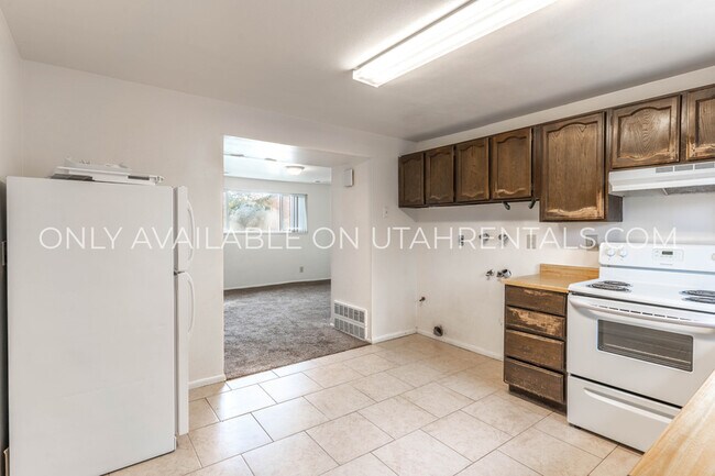 Building Photo - 1036 Virginia Cir