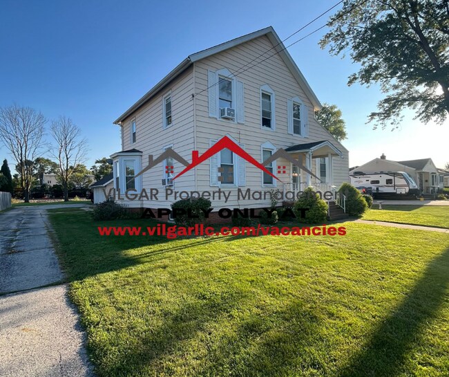 Building Photo - 136 Matteson St