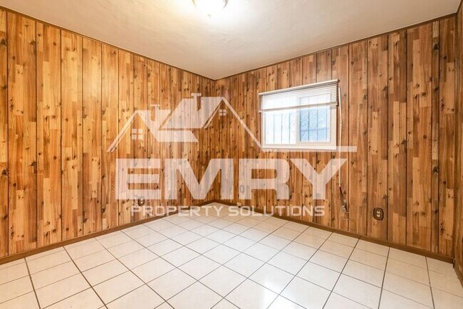 Building Photo - 3 Bedroom 1 Bathroom House for Rent Fishburn Ave Bell CA