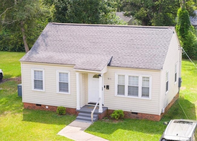 Primary Photo - 915 Anarine Rd