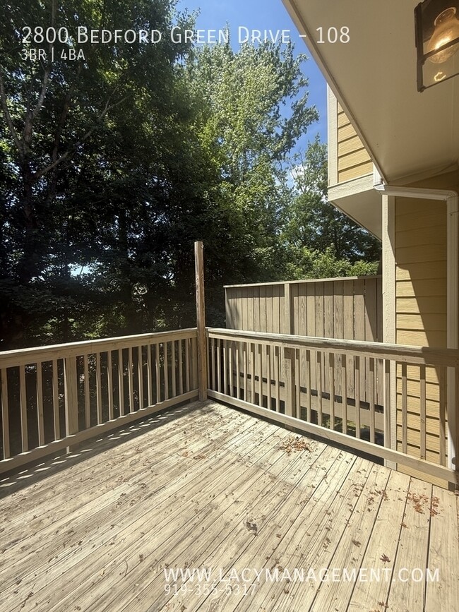 Building Photo - 2800 Bedford Green Dr
