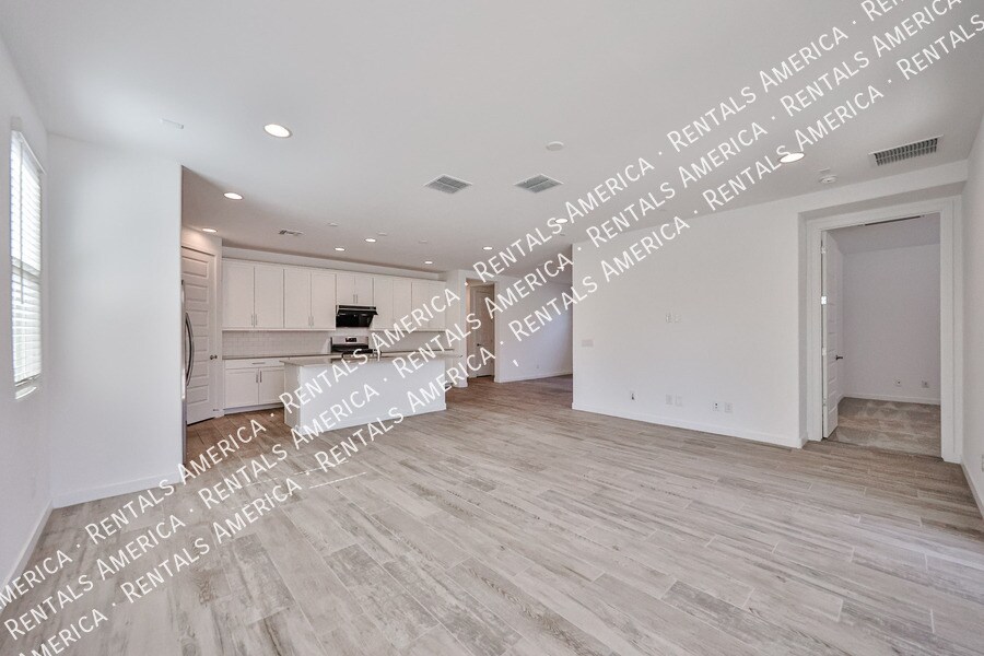 Building Photo - 1625 W la Mirada Dr