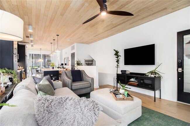 Building Photo - 395 Pratt Dr SE