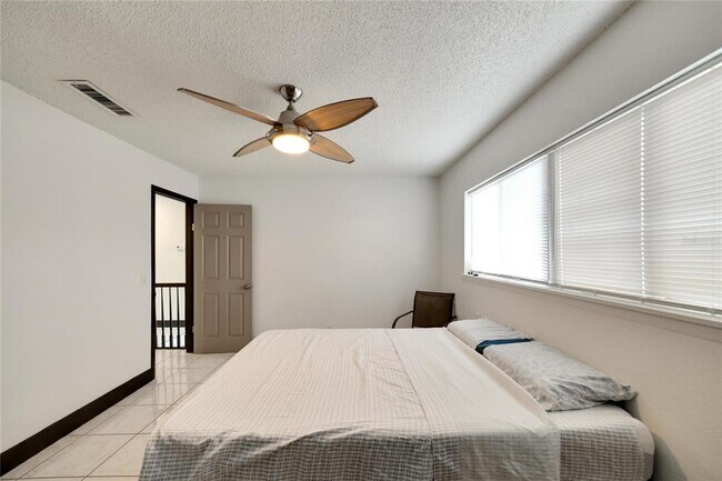 Building Photo - 6301 Newtown Cir