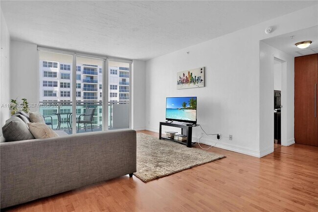 Building Photo - 3001 S Ocean Dr