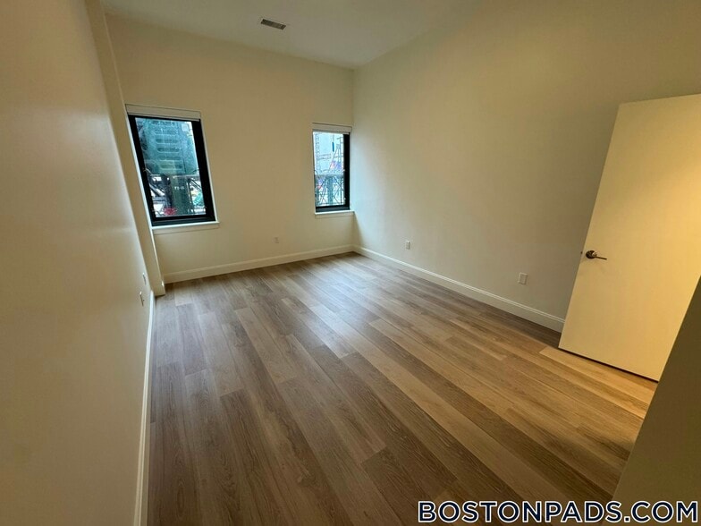 Building Photo - 1079 Commonwealth Ave