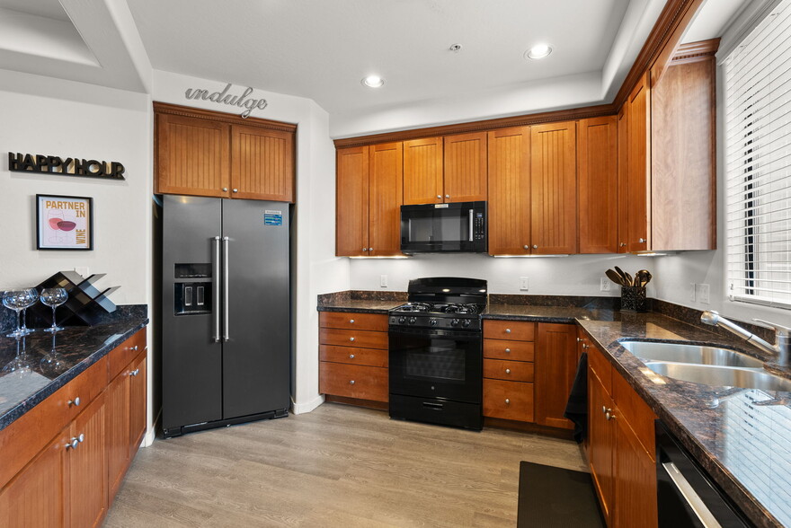 Building Photo - 34457 N Legend Trail Pky