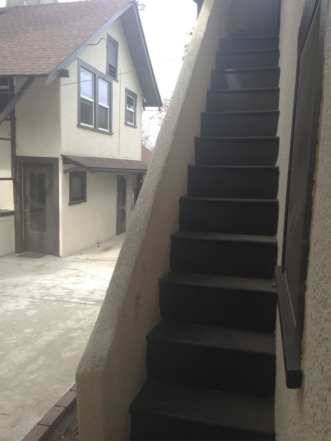 Building Photo - 117 Lee St
