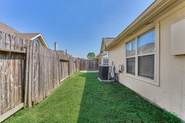 Building Photo - 11118 Creekline Meadow Ct