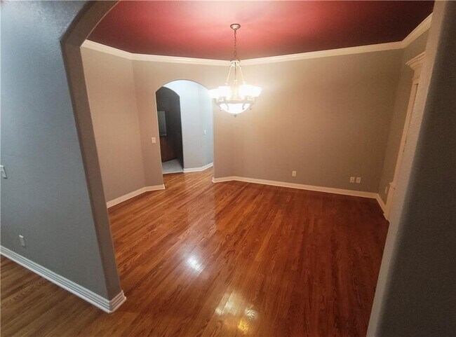 Building Photo - 2300 SW Penny Ln