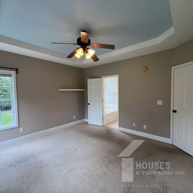 Building Photo - 606 Mattie Ln