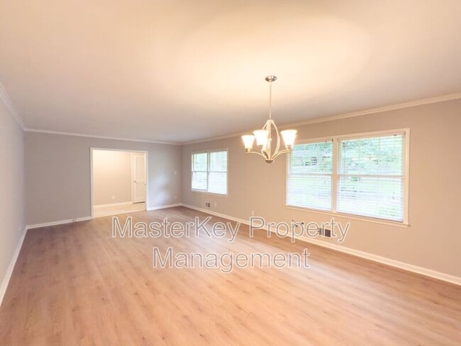 Building Photo - 544 Ellynn Dr