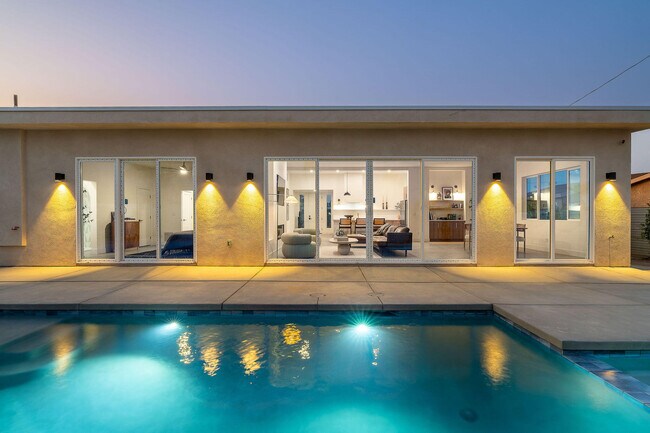 Building Photo - 361 W Sunview Ave