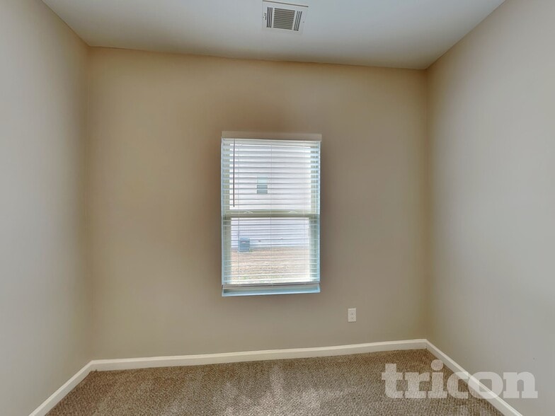 Building Photo - 38 Ponders Rd