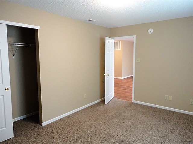 Building Photo - 2170 Bridlewood Dr