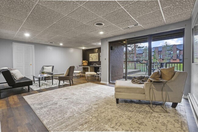 Building Photo - 4765 Smoketalk Ln