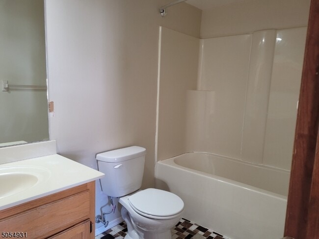 Building Photo - 133 Carriage Ln