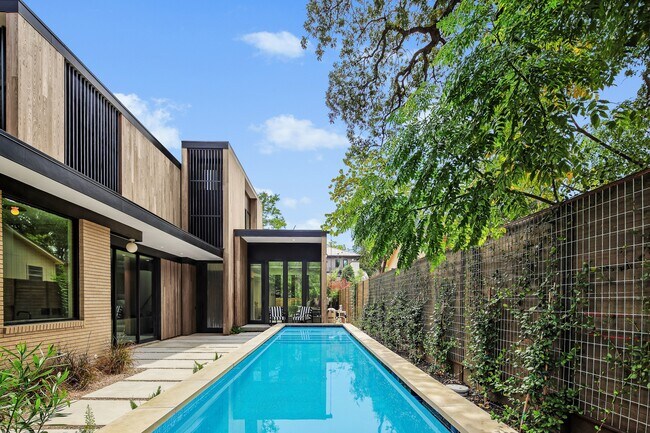 Building Photo - 2407 W 10th St