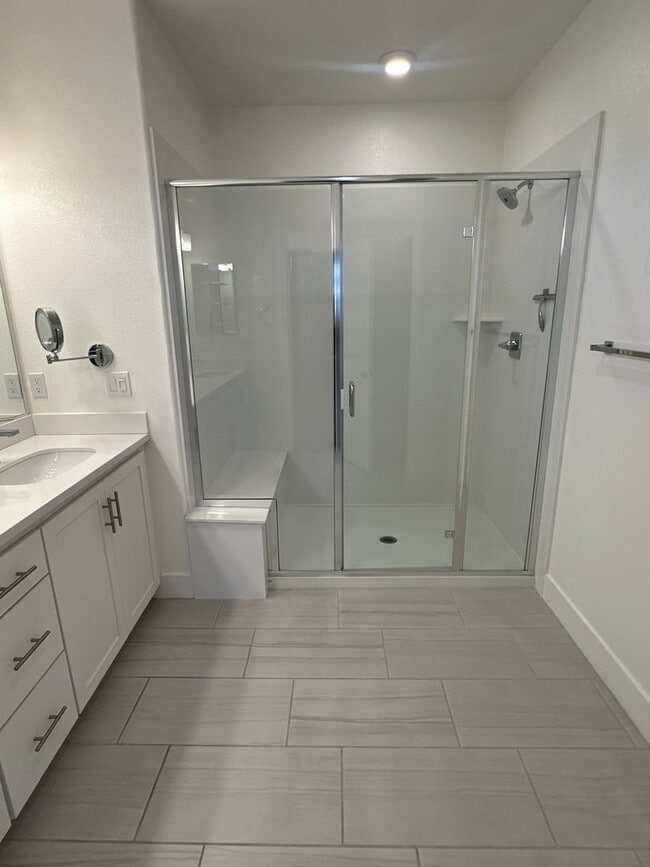 Building Photo - $3,290 / 2 BR STUNNING 2020 MODEL HOME FOR RENT IN SOUTH HAYWARD