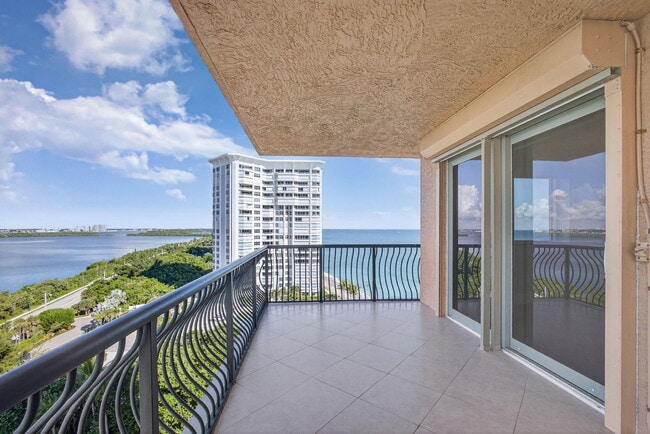 Building Photo - 5150 N Ocean Dr