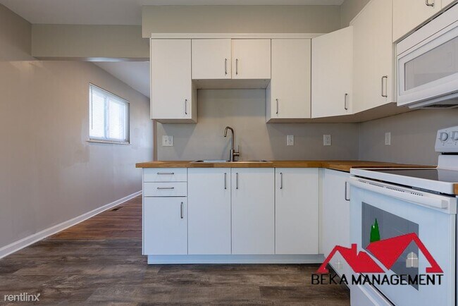 Building Photo - 3 br, 1.5 bath House - 650 Eugene St