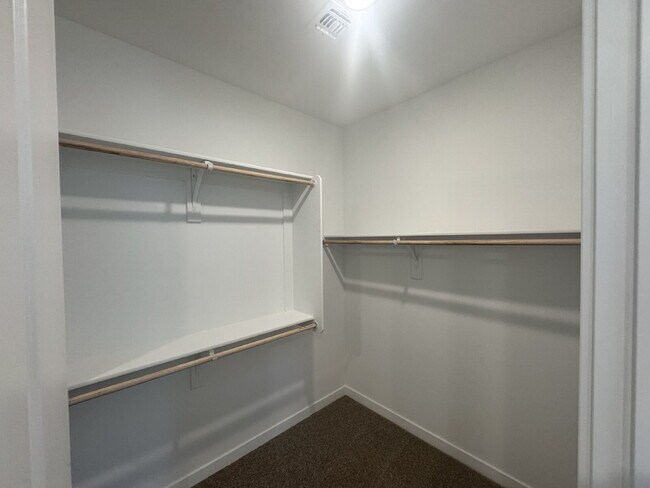 Building Photo - 23024 E Watford Dr