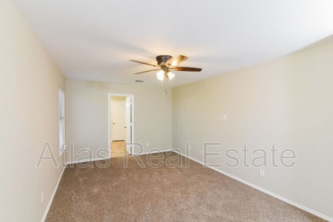 Building Photo - 261 Perch Manor