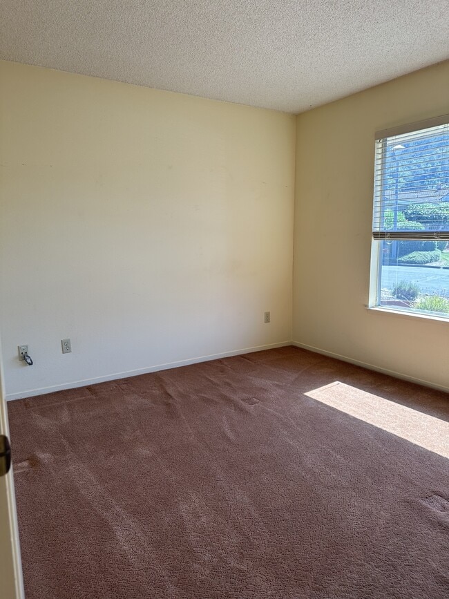 Building Photo - 175 Oak Island Dr