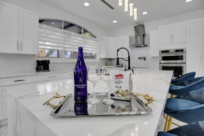 Building Photo - 3824 SW 49th Pl