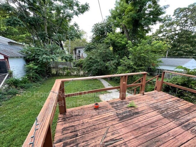 Building Photo - 3554 Genessee St