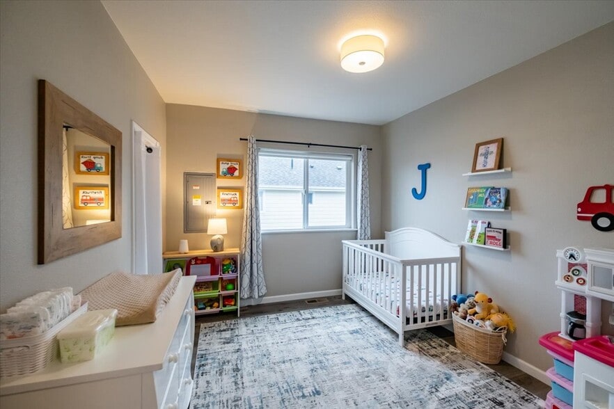 Building Photo - 365 S 15th St