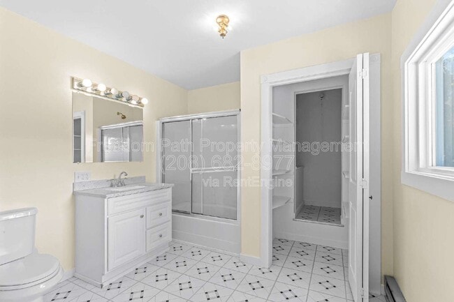 Building Photo - 17778 E Canary Creek Rd