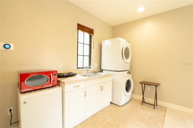 Building Photo - 1451 Stickley Ave