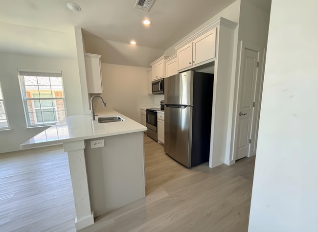 Building Photo - 2110 Charles Whitlow Ave