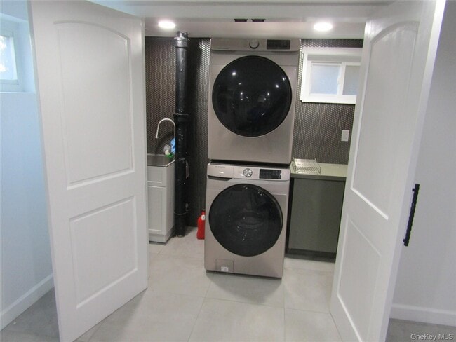 Building Photo - 321 Redmont Rd