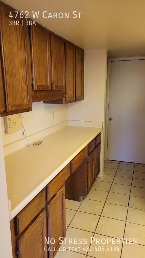 Building Photo - 4762 W Caron St