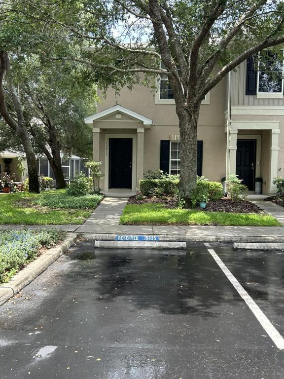 Building Photo - 15835 Fishhawk Falls Dr