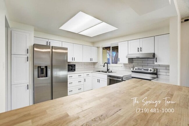 Building Photo - 7240 Sullivan Cir