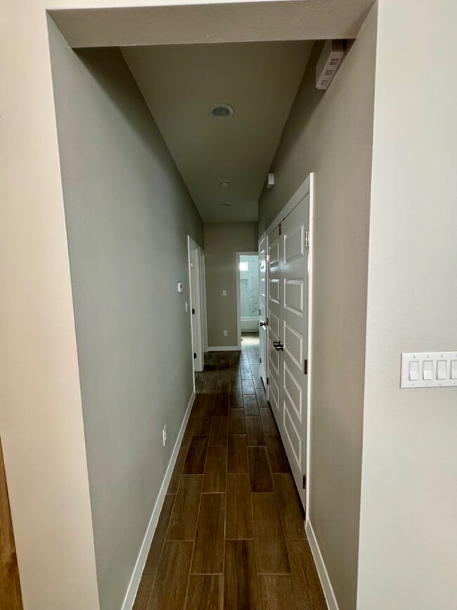 Building Photo - 617 N Delaware St