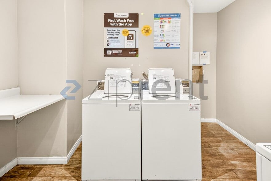 Building Photo - 14335 Huston St