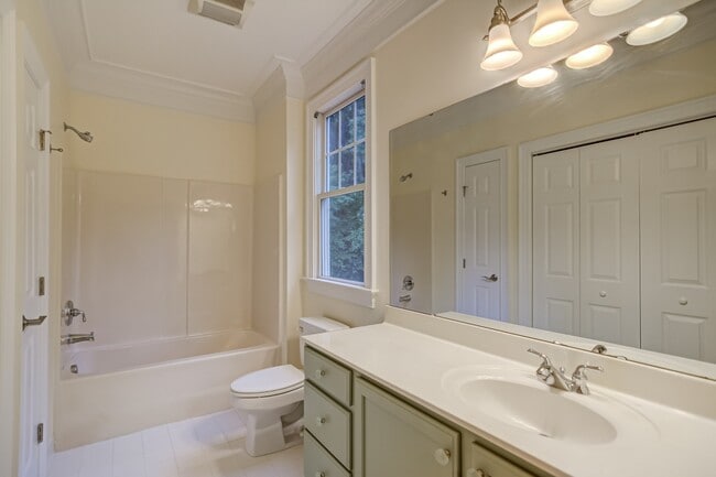 Bath off bedroom - 901 Canenaugh Dr