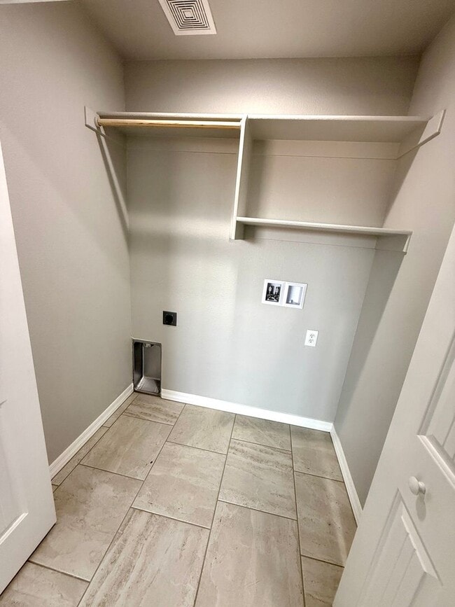 Building Photo - Newly Built 3-Bedroom, 2-Bath Home in a Prime Location Near Hospital & Shopping!