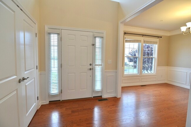 Building Photo - 8 Spicebush Ct