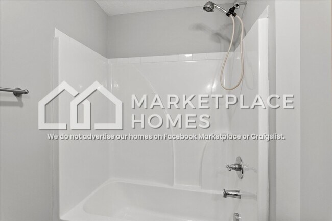 Building Photo - 128 Downsbury Rd