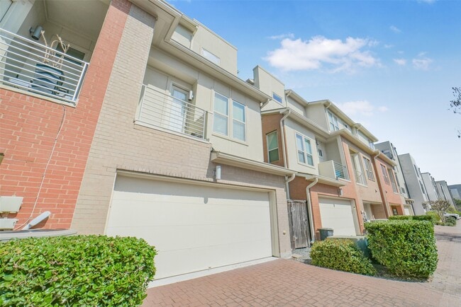 Building Photo - 5425 Hidalgo St