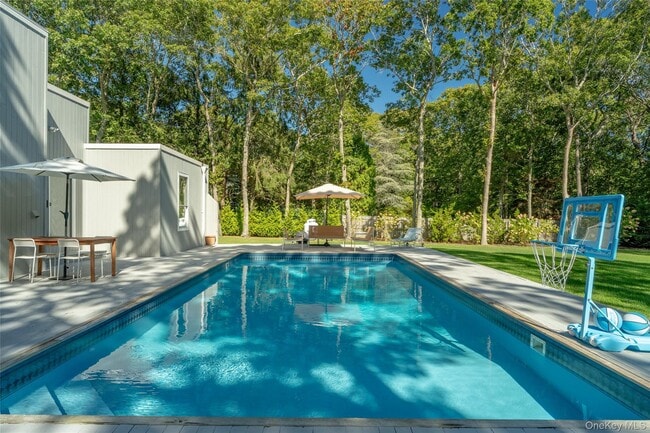 Building Photo - 26 Wintergreen Way